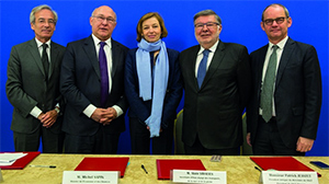 Los Ferrocarriles Franceses firman tres contratos con el Estado
