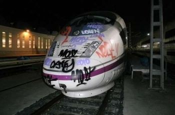 El Observatorio del Civismo en el Transporte reclama protección ante los grafiteros 