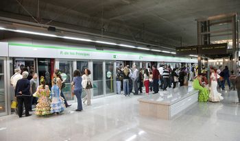 Metro de Sevilla transport a 919.862 viajeros durante la Feria de Abril, un 9,71 por ciento ms que en 2016