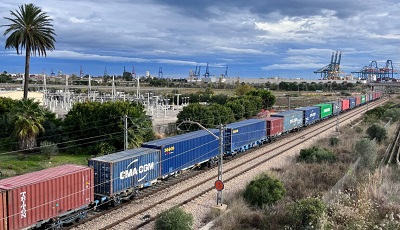 El transporte ferroviario en las terminales del puerto de Valencia crece un 2,7 por ciento en enero y febrero