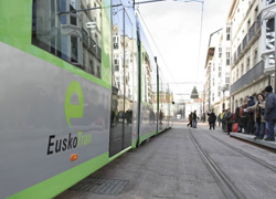 Licitada la redacción del proyecto constructivo de la ampliación del tranvía de Vitoria hasta Salburua