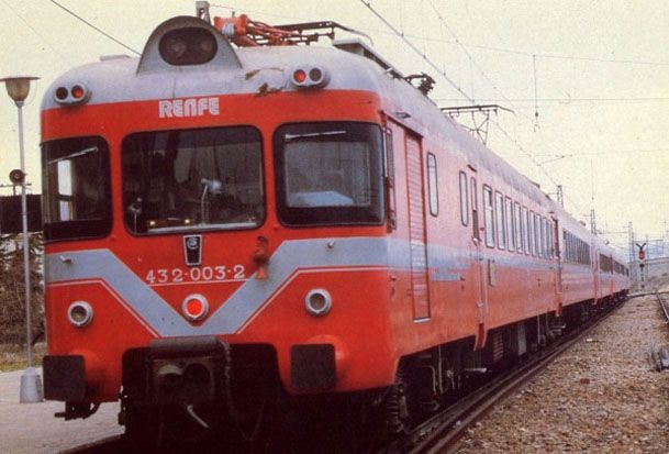 Electrotren serie 432 para 140 km/h, adquirido en 1981 y reformado en 1984. Foto Archivo Histrico Ferroviario