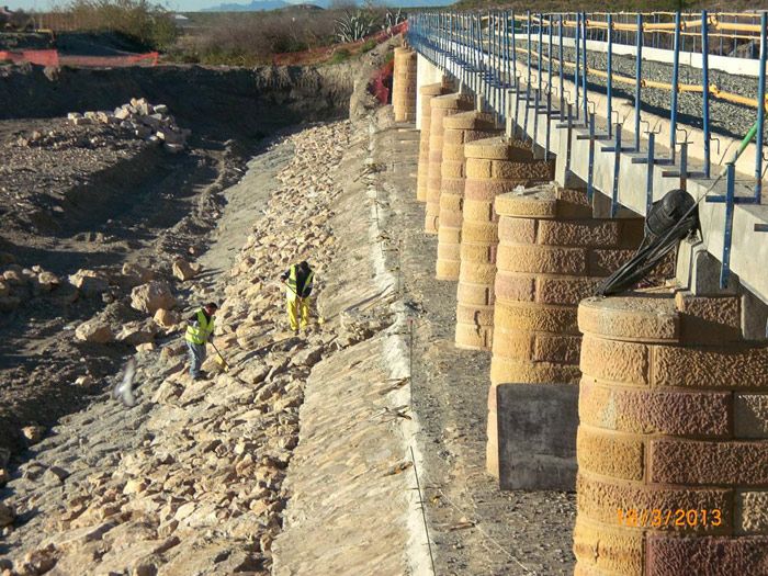 El puente de la Rambla de Nogalte, uno de los sitios ms afectados, ya de nuevo listo para el servicio