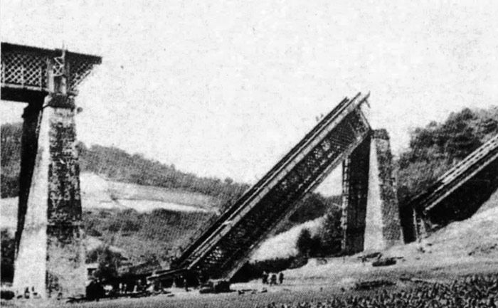 Viaducto de Ormaiztegui, en la lnea Madrid-Irn, volado en septiembre de 1936.