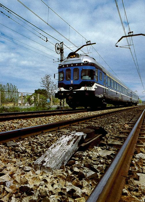 Se cumplen en 1991,  28 aos del pedido del primer tren TER.