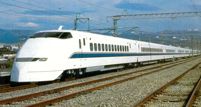 El material Nozomi, de la serie 300, es en 1993 la ltima de los ferrocarriles japoneses. 