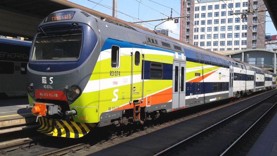 Por la red italiana tambin circulan trenes de dos pisos, de gran capacidad