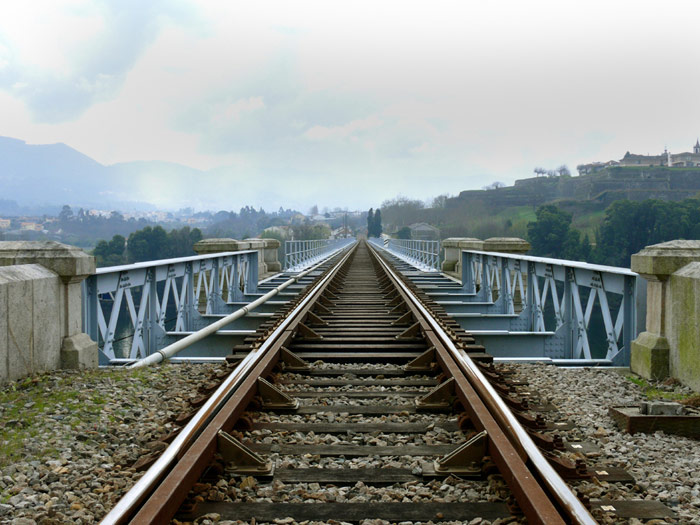 Otra vista del tablero ferroviario en direccin a Portugal