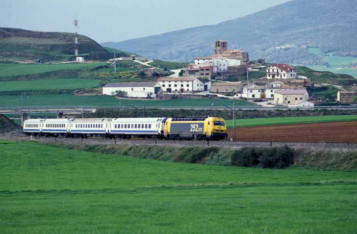 Los trenes Estrella han sido progresivamente sustituidos por el servicio de mayor gama denominado Trenhotel.