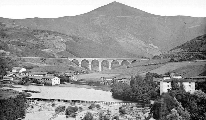 Vista del viaducto de La Pea. Fotografa de J. Laurent. Patrimonio Histrico, Ministerio de Cultura