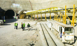 Perforado el t�nel de La Cabrera, que ostenta el r�cord mundial de avance                                                                                   .