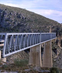 Licitado un contrato para la inspeccin de puentes de las redes convencional y mtrica 