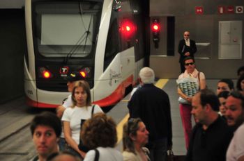 Ms del sesenta por ciento de los usuarios del Tram de Alicante viaja por motivos de trabajo o estudios