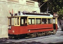 Reconstruido el tranva de TMB ms antiguo de los que se conservan en Barcelona