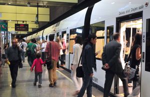 El 70 por ciento de los viajeros de Metrovalencia se desplaza por motivos de trabajo o estudios
