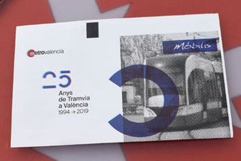 Metrovalencia emite una tarjeta de transporte conmemorativa de los veinticinco aos del tranva en la ciudad