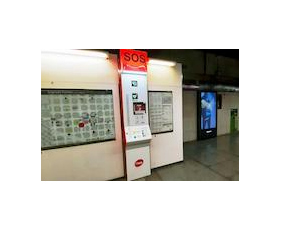 TMB prueba un prototipo de interfona y emergencias en estaciones de metro