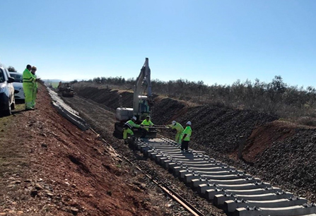 Licitado el suministro de traviesas para la renovacin de va del tramo entre Peguerillas y Huelva Cargas