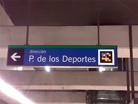 Metro de Málaga implanta el sistema Navilens, de guiado de personas con discapacidad visual 
