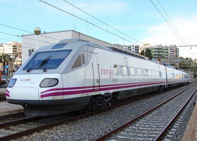 Renfe renovará los trenes de la serie 490 para integrarlos en la flota de Media Distancia