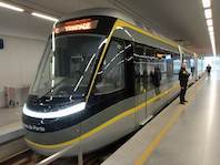 Metro de Oporto presenta sus nuevos trenes de fabricación china