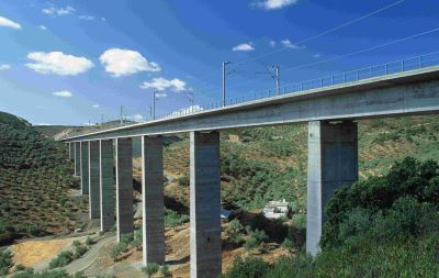 Finaliza la renovación de nueve viaductos en la línea de alta velocidad Madrid-Sevilla