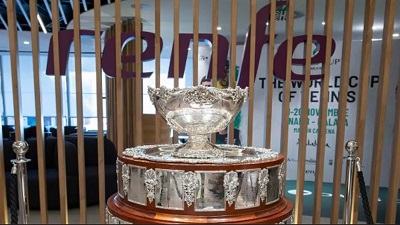 Renfe traslada el trofeo de la Copa Davis en AVE desde Atocha a Málaga