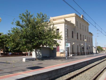Adaptacin de siete estaciones del corredor Zaragoza-Tarragona al trfico de trenes de mercancas