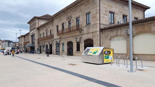 Las estaciones de Orense, Pontevedra y Vigo-Guixar estrenan aparcamiento seguro para bicicletas y patinetes