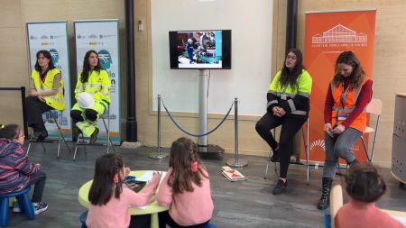 La Fundación de los Ferrocarriles Españoles pone en marcha el proyecto Niñas al tren de la ciencia y la tecnología
