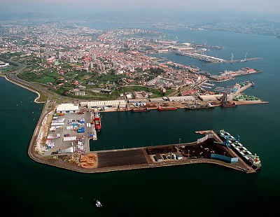 El Puerto de Ferrol licita la renovacin de la va que discurre por la calle principal