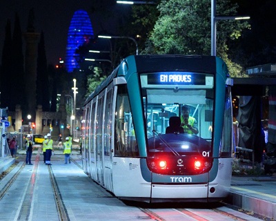 Pruebas de integracin del tranva de Barcelona por la Diagonal durante todo el verano