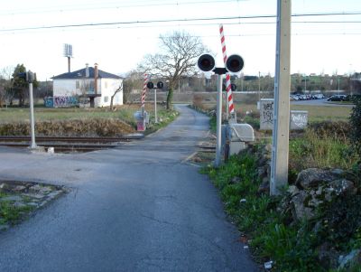 Supresin de dos pasos a nivel en la lnea de ancho mtrico Oviedo-Santander