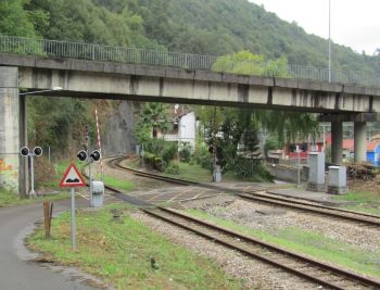 Supresin de dos pasos a nivel de Mieres, en la lnea de ancho mtrico Baia-Collanzo