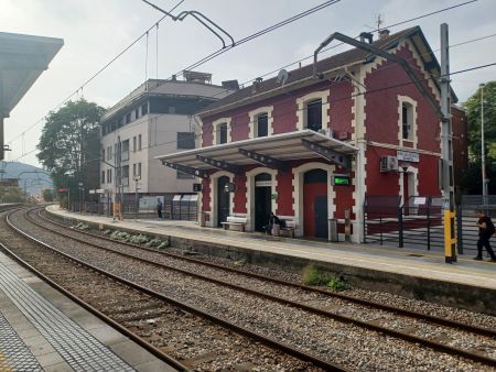 A licitacin la redaccin de los proyectos de remodelacin de estaciones de las cercanas de Barcelona