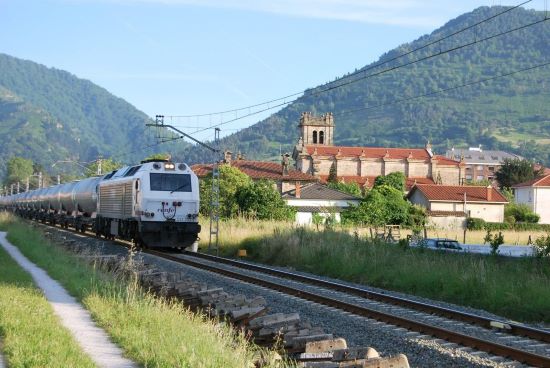 A licitacin contratos para ampliar vas a 750 metros en Guadalajara, Zaragoza y Cantabria