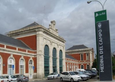 Instalacin de marquesinas y puertas automticas en los andenes de la estacin de Medina del Campo AV 