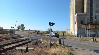 Licitadas las obras para mejorar la seguridad de nueve pasos a nivel en la provincia de Huelva