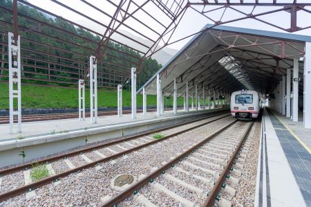 Restablecida la circulacin, tras modernizarse, en la lnea ferroviaria Zaragoza-Huesca-Canfranc