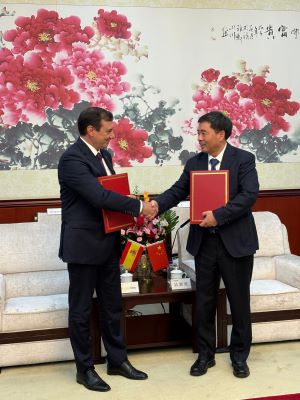 Adif firma un protocolo de colaboracin con los Ferrocarriles Chinos