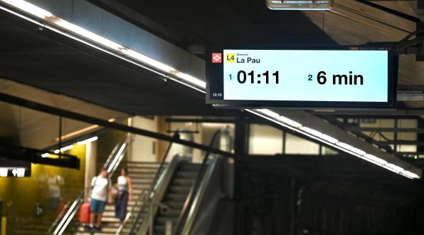 Todas las estaciones de Metro de Barcelona cuentan ya con nuevas pantallas de informacin al viajero