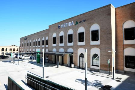 Las estaciones de Cceres, Plasencia y Mrida estrenan establecimientos de restauracin y cafetera 