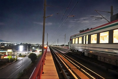 Pruebas de energizaci�n del sistema de catenaria en la ampliaci�n del Tren Suburbano de M�xico