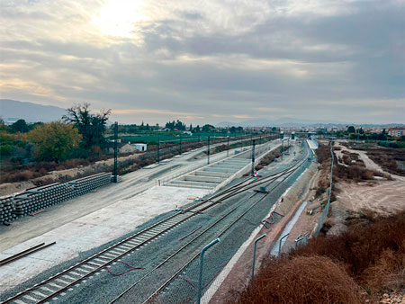 Concluye el montaje de la nueva playa de v�as del centro log�stico de Murcia Mercanc�as