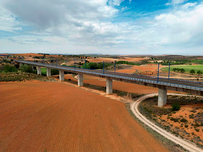 Licitaci�n del primer suministro de aerotraviesas para la renovaci�n de la l�nea Madrid-Barcelona