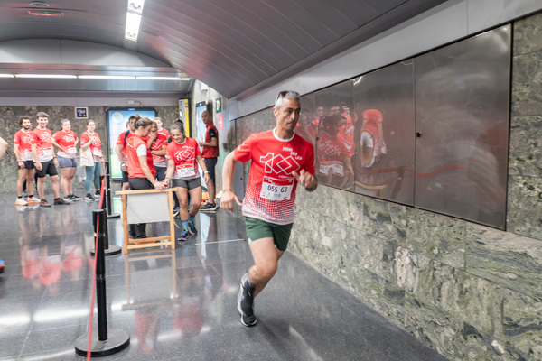 Abiertas las inscripciones para la segunda cronoescalada solidaria en el metro de Barcelona