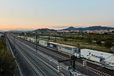 Adif y Puerto de Barcelona desarrollarán y gestionarán el nodo logístico ferroviario de la capital catalana