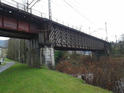 Avances en la mejora del puente metálico sobre el río Oria a su paso por Villabona
