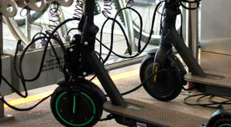 Metro de Sevilla amplía la oferta de aparca patinetes con recarga eléctrica gratuita en las estaciones