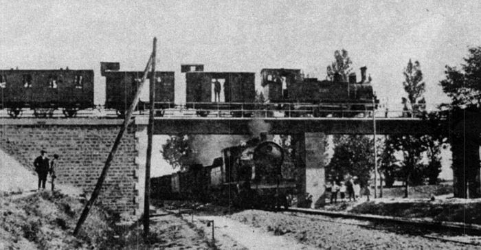 El Vasco Navarro en un cruce por la línea Norte camino de Vitoria en una imagen de 1919.